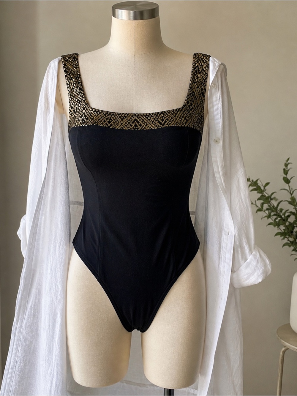 Roxanne One Piece Swimsuit 10 34C Black Gold Square Neck Structured Bra Sized